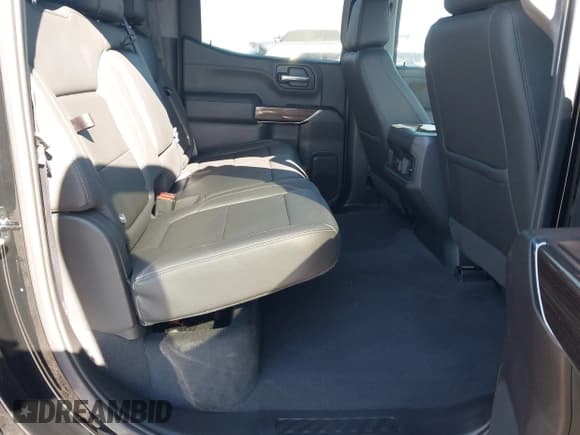 ✅ 2019 Chevrolet Silverado 1500 RST • VIN: 3GCUWDED7KG216185 • Lot: 43581654. Wystawiony na IAAI z przebiegiem 91 573 mil. Bezpłatny archiwum sprzedaży aukcyjnych z USA i szczegółowy raport historii pojazdu na DreamBid. Zdjęcie 8.