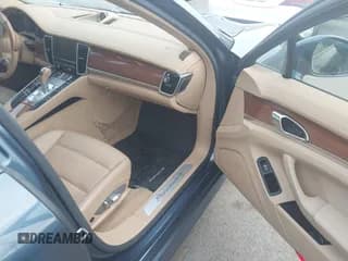 ✅ 2013 Porsche Panamera • VIN: WP0AA2A78DL015715 • Lot: 43318952. Wystawiony na IAAI z przebiegiem 188 465 mil. Bezpłatny archiwum sprzedaży aukcyjnych z USA i szczegółowy raport historii pojazdu na DreamBid. Zdjęcie 5.