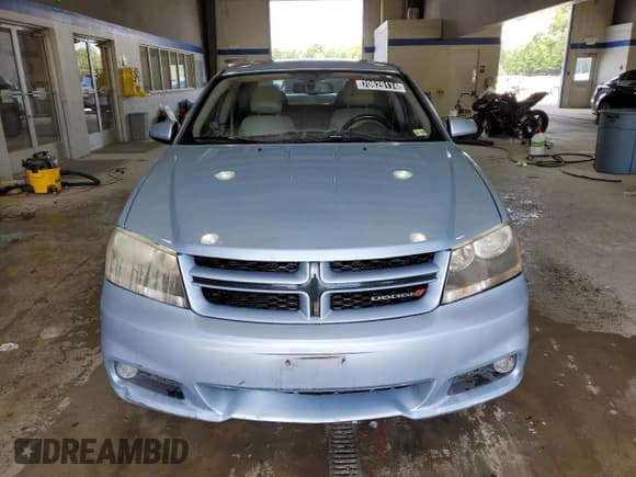 ✅ 2013 Dodge Avenger SXT • VIN: 1C3CDZCG4DN772870 • Lot: 70629174. Wystawiony na Copart z przebiegiem 171 267 mil. Bezpłatny archiwum sprzedaży aukcyjnych z USA i szczegółowy raport historii pojazdu na DreamBid. Zdjęcie 5.