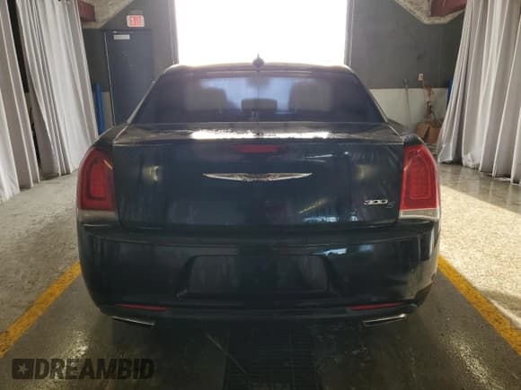 ✅ 2016 Chrysler 300 S • VIN: 2C3CCABG2GH298520 • Lot: 87239205. Listed on Copart with 141,124 mi. Free auction sales archive from the USA and detailed vehicle history report at DreamBid. Image 6.