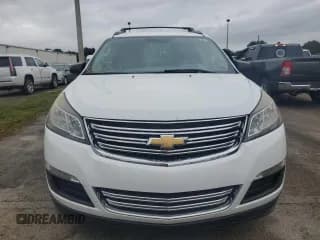 ✅ 2017 Chevrolet Traverse LS • VIN: 1GNKRFKD8HJ137573 • Lot: 74602644. Wystawiony na Copart z przebiegiem Nie podano. Bezpłatny archiwum sprzedaży aukcyjnych z USA i szczegółowy raport historii pojazdu na DreamBid. Zdjęcie 5.