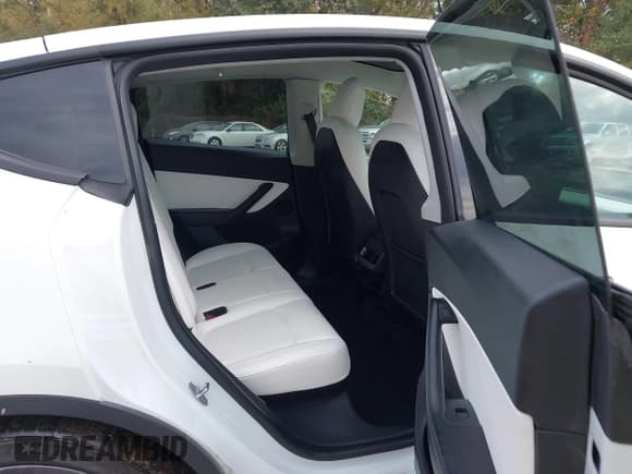 ✅ 2022 Tesla Model Y Performance • VIN: 7SAYGDEF1NF339915 • Лот: 43437270. Опубликован ранее на IAAI с пробегом 54 935 миль. Бесплатный доступ к архиву аукционных продаж из США и подробный отчёт об истории автомобиля на DreamBid. Изображение 8.