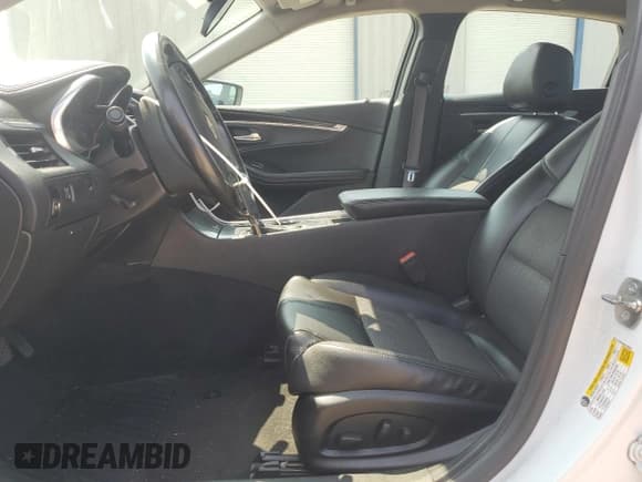 ✅ 2017 Chevrolet Impala LT • VIN: 2G1105S32H9156625 • Lot: 67297394. Wystawiony na Copart z przebiegiem 184 378 mil. Bezpłatny archiwum sprzedaży aukcyjnych z USA i szczegółowy raport historii pojazdu na DreamBid. Zdjęcie 7.