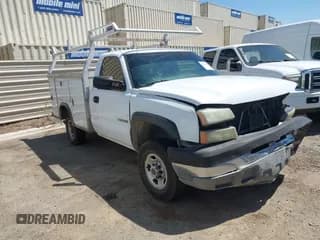 ✅ 2005 Chevrolet Silverado 2500HD Work Truck • VIN: 1GBHC24U45E226673 • Lot: 42975891. Wystawiony na IAAI z przebiegiem 254 063 mil. Bezpłatny archiwum sprzedaży aukcyjnych z USA i szczegółowy raport historii pojazdu na DreamBid. Zdjęcie 1.