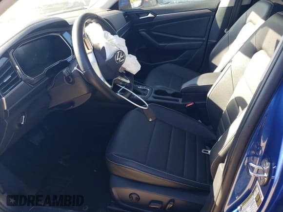 ✅ 2024 Volkswagen Jetta SE • VIN: 3VW7M7BU3RM076363 • Lot: 85664625. Listed on Copart with 49,441 mi. Free auction sales archive from the USA and detailed vehicle history report at DreamBid. Image 7.