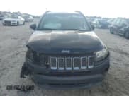 ✅ 2016 Jeep Compass Latitude • VIN: 1C4NJDEB2GD746487 • Lot: 81189465. Wystawiony na Copart z przebiegiem Nie podano. Bezpłatny archiwum sprzedaży aukcyjnych z USA i szczegółowy raport historii pojazdu na DreamBid. Zdjęcie 5.