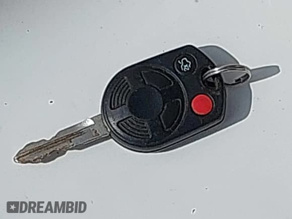 ✅ 2009 Ford Escape Hybrid • VIN: 1FMCU49349KC03640 • Lot: 42853646. Wystawiony na IAAI z przebiegiem 263 713 mil. Bezpłatny archiwum sprzedaży aukcyjnych z USA i szczegółowy raport historii pojazdu na DreamBid. Zdjęcie 11.