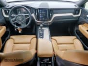 ✅ 2018 Volvo XC60 Inscription • VIN: YV4102RL8J1043474 • Lot: 66401335. Wystawiony na Copart z przebiegiem 107 882 mil. Bezpłatny archiwum sprzedaży aukcyjnych z USA i szczegółowy raport historii pojazdu na DreamBid. Zdjęcie 8.