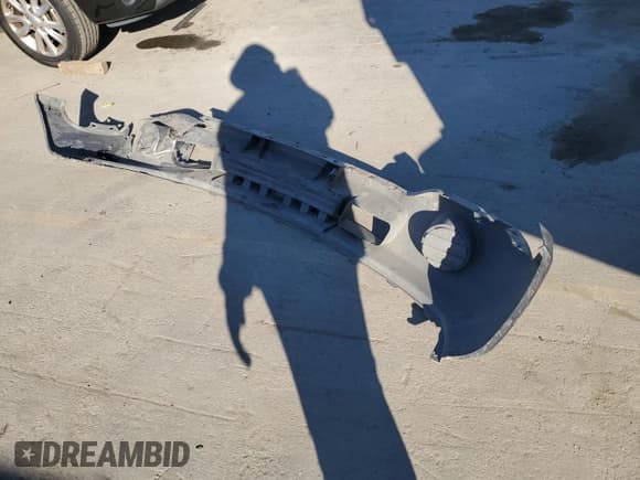 ✅ 2005 GMC Sierra 1500 • VIN: 1GDHC23215F894447 • Лот: 85680264. Опубликован ранее на Copart с пробегом 270 936 миль. Бесплатный доступ к архиву аукционных продаж из США и подробный отчёт об истории автомобиля на DreamBid. Изображение 12.