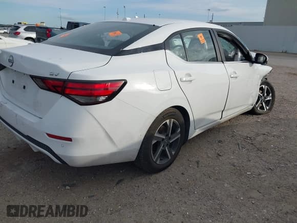 ✅ 2024 Nissan Sentra SV • VIN: 3N1AB8CV3RY297534 • Lot: 43816175. Wystawiony na IAAI z przebiegiem 32 927 mil. Bezpłatny archiwum sprzedaży aukcyjnych z USA i szczegółowy raport historii pojazdu na DreamBid. Zdjęcie 4.