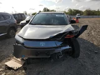 ✅ 2024 Toyota bZ4X XLE • VIN: JTMABACA3RA064615 • Lot: 71228524. Wystawiony na Copart z przebiegiem 6 828 mil. Bezpłatny archiwum sprzedaży aukcyjnych z USA i szczegółowy raport historii pojazdu na DreamBid. Zdjęcie 5.