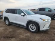 ✅ 2024 Toyota Highlander XLE • VIN: 5TDAAAB55RS026720 • Lot: 92868595. Listed on Copart with 16,776 mi. Free auction sales archive from the USA and detailed vehicle history report at DreamBid. Image 4.