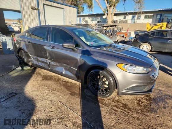 ✅ 2018 Ford Fusion SE • VIN: 3FA6P0LU6JR208539 • Lot: 86873075. Wystawiony na Copart z przebiegiem 136 137 mil. Bezpłatny archiwum sprzedaży aukcyjnych z USA i szczegółowy raport historii pojazdu na DreamBid. Zdjęcie 4.