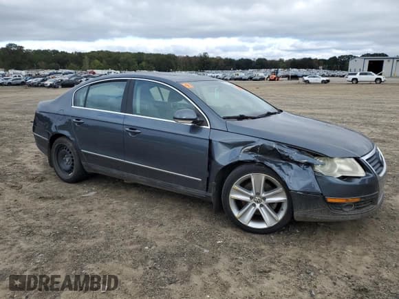 ✅ 2010 Volkswagen Passat Komfort • VIN: WVWJM9AN2AE140384 • Lot: 82783615. Wystawiony na Copart z przebiegiem 172 451 mil. Bezpłatny archiwum sprzedaży aukcyjnych z USA i szczegółowy raport historii pojazdu na DreamBid. Zdjęcie 4.