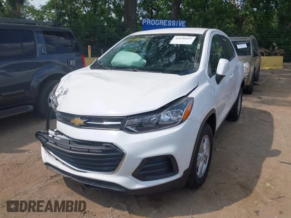 ✅ 2020 Chevrolet Trax LS • VIN: 3GNCJNSB2LL341775 • Lot: 42690845. Listed on IAAI with 78,000 mi. Free auction sales archive from the USA and detailed vehicle history report at DreamBid. Image 2.