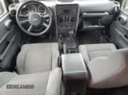 ✅ 2007 Jeep Wrangler Unlimited Sahara • VIN: 1J4GA59197L161289 • Лот: 67546555. Опубликован ранее на Copart с пробегом 198 630 миль. Бесплатный доступ к архиву аукционных продаж из США и подробный отчёт об истории автомобиля на DreamBid. Изображение 8.