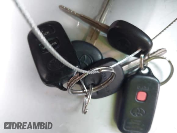 ✅ 2006 Toyota Highlander Limited • VIN: JTEEW21A860031914 • Lot: 43864051. Wystawiony na IAAI z przebiegiem 289 591 mil. Bezpłatny archiwum sprzedaży aukcyjnych z USA i szczegółowy raport historii pojazdu na DreamBid. Zdjęcie 11.