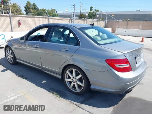 ✅ 2014 Mercedes-Benz C 250 Sport • VIN: WDDGF4HB3EA953447 • Lot: 42678586. Listed on IAAI with 122,558 mi. Free auction sales archive from the USA and detailed vehicle history report at DreamBid. Image 3.
