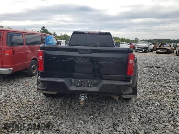 2021 Chevrolet Silverado 3500HD High Country с VIN 1GC4YVEY3MF155070, выставлен на аукционе Copart как лот 70395214 с пробегом 87 122 миль миль и Списание • Salvage title. История ставок и продаж доступна на DreamBid. Изображение 6.