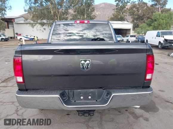 ✅ 2022 Ram 1500 Tradesman • VIN: 3C6RR6KG6NG210767 • Lot: 43426762. Wystawiony na IAAI z przebiegiem 18 317 mil. Bezpłatny archiwum sprzedaży aukcyjnych z USA i szczegółowy raport historii pojazdu na DreamBid. Zdjęcie 17.
