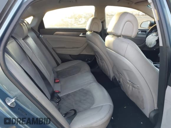 ✅ 2015 Hyundai Sonata Limited • VIN: 5NPE34AF4FH088490 • Лот: 43643927. Опубликован ранее на IAAI с пробегом 132 881 миль. Бесплатный доступ к архиву аукционных продаж из США и подробный отчёт об истории автомобиля на DreamBid. Изображение 8.