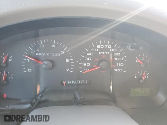 ✅ 2005 Ford F-150 XLT • VIN: 1FTRW12W45FA37831 • Lot: 81998295. Listed on Copart with 212,412 mi. Free auction sales archive from the USA and detailed vehicle history report at DreamBid. Image 9.