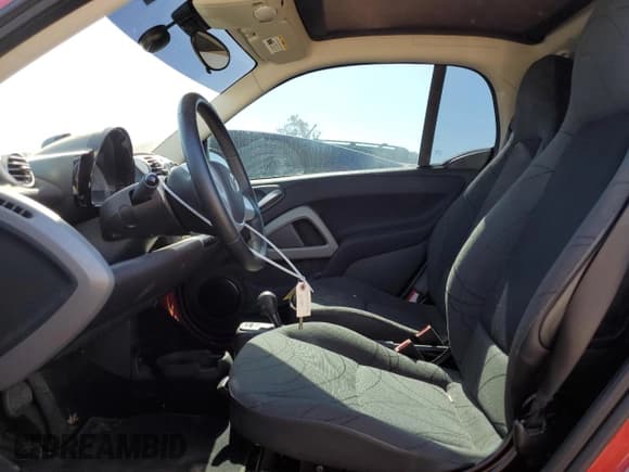 ✅ 2014 Smart fortwo Passion • VIN: WMEEJ9AA6EK792201 • Lot: 74756574. Listed on Copart with 17,282 mi. Free auction sales archive from the USA and detailed vehicle history report at DreamBid. Image 7.