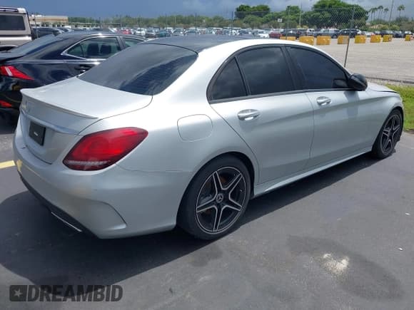 ✅ 2021 Mercedes-Benz C 300 • VIN: W1KWF8DB3MR651648 • Lot: 42598403. Listed on IAAI with 95,609 mi. Free auction sales archive from the USA and detailed vehicle history report at DreamBid. Image 4.