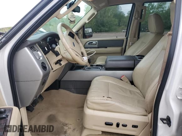 ✅ 2011 Ford Expedition XLT • VIN: 1FMJU1J57BEF47308 • Лот: 57046045. Опубликован ранее на Copart с пробегом 179 786 миль. Бесплатный доступ к архиву аукционных продаж из США и подробный отчёт об истории автомобиля на DreamBid. Изображение 7.