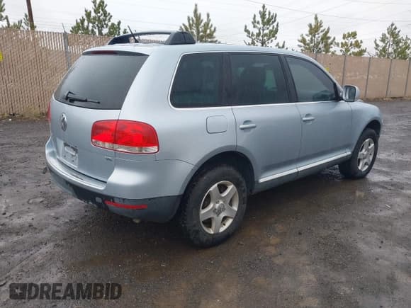 ✅ 2006 Volkswagen Touareg 3.2L V6 • VIN: WVGZG77L76D031769 • Лот: 43768878. Опубликован ранее на IAAI с пробегом Не указан. Бесплатный доступ к архиву аукционных продаж из США и подробный отчёт об истории автомобиля на DreamBid. Изображение 4.