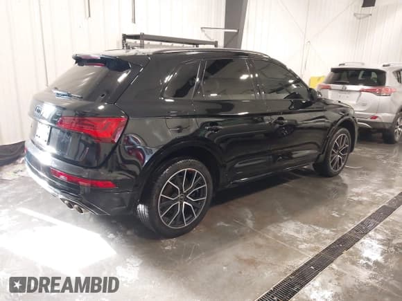 ✅ 2024 Audi SQ5 Premium Plus • VIN: WA1B4AFY4R2084321 • Лот: 41306969. Опубликован ранее на IAAI с пробегом 6 448 миль. Бесплатный доступ к архиву аукционных продаж из США и подробный отчёт об истории автомобиля на DreamBid. Изображение 4.
