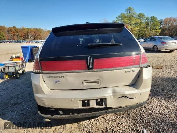 ✅ 2010 Lincoln MKX • VIN: 2LMDJ6JC9ABJ33088 • Lot: 91727365. Wystawiony na Copart z przebiegiem 146 291 mil. Bezpłatny archiwum sprzedaży aukcyjnych z USA i szczegółowy raport historii pojazdu na DreamBid. Zdjęcie 6.