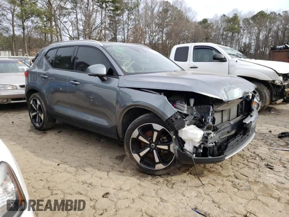 ✅ 2019 Volvo XC40 Momentum • VIN: YV4AC2HK4K2151764 • Lot: 73491882. Listed on Copart with 40,243 mi. Free auction sales archive from the USA and detailed vehicle history report at DreamBid. Image 4.