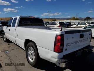 ✅ 2006 Chevrolet Silverado 1500 Work Truck • VIN: 1GCEC19V56E188981 • Лот: 76385944. Опубликован ранее на Copart с пробегом 255 554 миль. Бесплатный доступ к архиву аукционных продаж из США и подробный отчёт об истории автомобиля на DreamBid. Изображение 2.