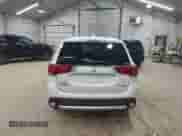 2018 Mitsubishi Outlander ES z VIN JA4AZ3A38JZ010688, wystawiony jako IAAI lot #43287137 z przebiegiem 99 875 mil mil oraz . Historia ofert i sprzedaży dostępna na DreamBid. Obrazek 16.