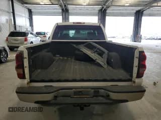 ✅ 2004 Chevrolet Silverado 2500 LS • VIN: 1GCGK23U64F244631 • Lot: 65485925. Wystawiony na Copart z przebiegiem 284 222 mil. Bezpłatny archiwum sprzedaży aukcyjnych z USA i szczegółowy raport historii pojazdu na DreamBid. Zdjęcie 6.