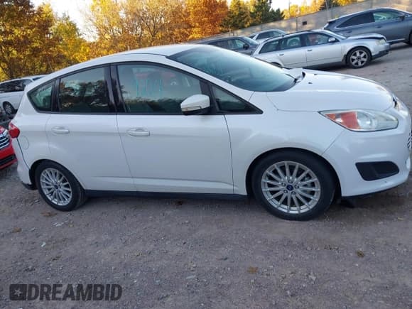✅ 2013 Ford C-Max SE • VIN: 1FADP5AU3DL537113 • Lot: 43599224. Wystawiony na IAAI z przebiegiem 61 392 mil. Bezpłatny archiwum sprzedaży aukcyjnych z USA i szczegółowy raport historii pojazdu na DreamBid. Zdjęcie 13.