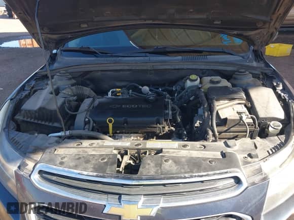 2015 Chevrolet Cruze LS z VIN 1G1PA5SH2F7297888, wystawiony jako IAAI lot #43445505 z przebiegiem 124 301 mil mil oraz . Historia ofert i sprzedaży dostępna na DreamBid. Obrazek 10.