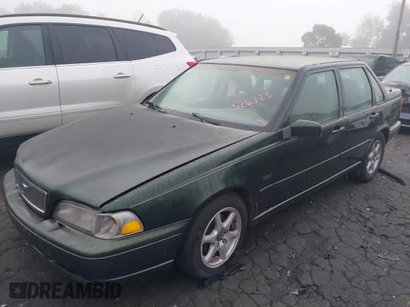 ✅ 1998 Volvo S70 • VIN: YV1LS5574W3526725 • Лот: 40676024. Опубликован ранее на IAAI с пробегом 241 558 миль. Бесплатный доступ к архиву аукционных продаж из США и подробный отчёт об истории автомобиля на DreamBid. Изображение 2.