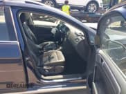 ✅ 2019 Volkswagen Golf S • VIN: 3VWM17AU7KM521044 • Lot: 42697054. Wystawiony na IAAI z przebiegiem 137 953 mil. Bezpłatny archiwum sprzedaży aukcyjnych z USA i szczegółowy raport historii pojazdu na DreamBid. Zdjęcie 5.