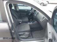 ✅ 2012 Volkswagen Tiguan LE • VIN: WVGAV7AX9CW096668 • Lot: 41664461. Wystawiony na IAAI z przebiegiem 161 725 mil. Bezpłatny archiwum sprzedaży aukcyjnych z USA i szczegółowy raport historii pojazdu na DreamBid. Zdjęcie 5.