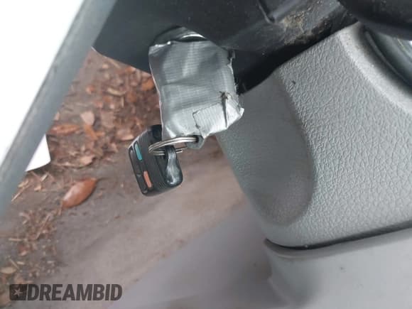 ✅ 2007 Ford Mustang Deluxe • VIN: 1ZVFT80NX75211227 • Lot: 42412832. Listed on IAAI with 166,297 mi. Free auction sales archive from the USA and detailed vehicle history report at DreamBid. Image 11.