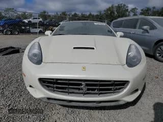 ✅ 2012 Ferrari California • VIN: ZFF65TJA9C0186664 • Lot: 75944804. Wystawiony na Copart z przebiegiem Nie podano. Bezpłatny archiwum sprzedaży aukcyjnych z USA i szczegółowy raport historii pojazdu na DreamBid. Zdjęcie 5.