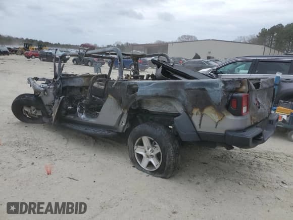 ✅ 2020 Jeep Gladiator • VIN: NOVIN47975375 • Лот: 47975375. Опубликован ранее на Copart с пробегом Не указан. Бесплатный доступ к архиву аукционных продаж из США и подробный отчёт об истории автомобиля на DreamBid. Изображение 2.