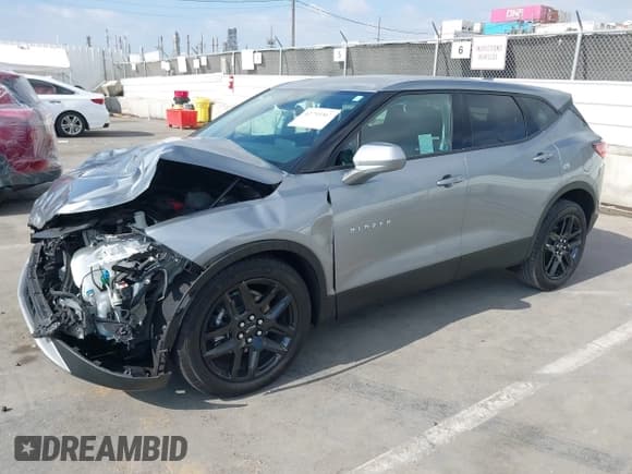 ✅ 2025 Chevrolet Blazer LT • VIN: 3GNKBCR47SS102912 • Lot: 42793367. Listed on IAAI with 6,197 mi. Free auction sales archive from the USA and detailed vehicle history report at DreamBid. Image 17.