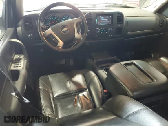 ✅ 2007 Chevrolet Silverado 2500HD 2LT • VIN: 1GCHK23677F540588 • Lot: 65809695. Wystawiony na Copart z przebiegiem 198 886 mil. Bezpłatny archiwum sprzedaży aukcyjnych z USA i szczegółowy raport historii pojazdu na DreamBid. Zdjęcie 8.