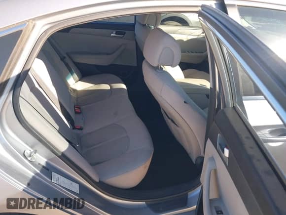 2015 Hyundai Sonata SE с VIN 5NPE24AF5FH000579, выставлен на аукционе IAAI как лот 43589433 с пробегом 94 732 миль миль и . История ставок и продаж доступна на DreamBid. Изображение 8.