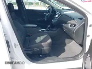 2024 Chevrolet Malibu LT z VIN 1G1ZD5ST7RF207777, wystawiony jako IAAI lot #43566690 z przebiegiem 44 148 mil mil oraz . Historia ofert i sprzedaży dostępna na DreamBid. Obrazek 5.