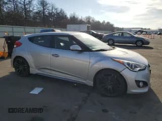 ✅ 2015 Hyundai Veloster Turbo • VIN: KMHTC6AE7FU236000 • Lot: 86457024. Wystawiony na Copart z przebiegiem 94 107 mil. Bezpłatny archiwum sprzedaży aukcyjnych z USA i szczegółowy raport historii pojazdu na DreamBid. Zdjęcie 4.