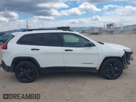 ✅ 2016 Jeep Cherokee Altitude • VIN: 1C4PJMAS7GW316294 • Lot: 42597541. Wystawiony na IAAI z przebiegiem 174 743 mil. Bezpłatny archiwum sprzedaży aukcyjnych z USA i szczegółowy raport historii pojazdu na DreamBid. Zdjęcie 14.